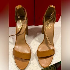 SE Yaro Block Heel Sandal